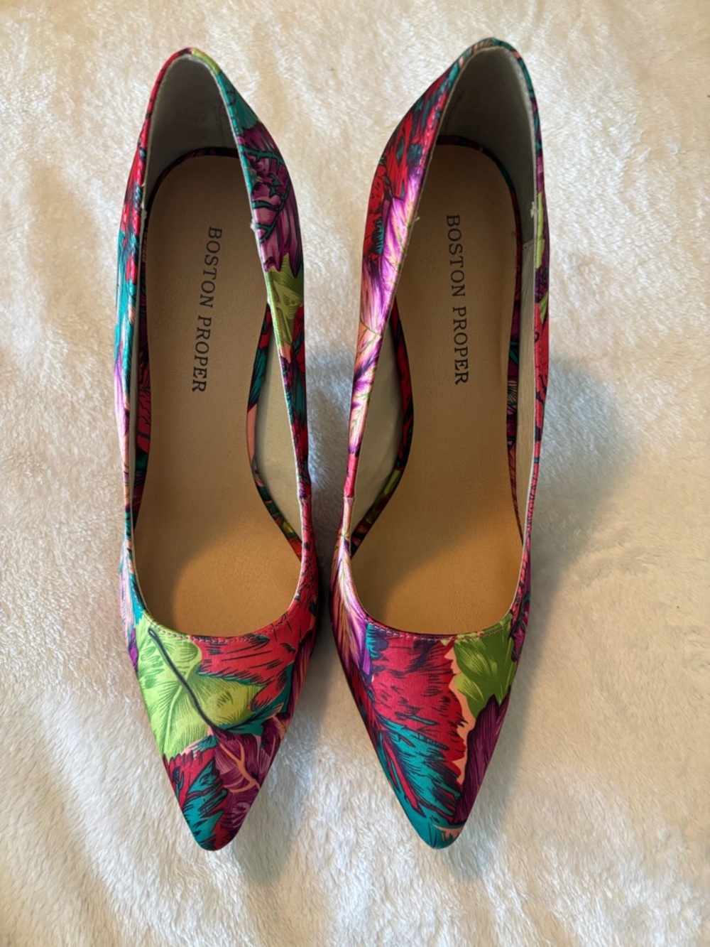 Boston Proper Floral Pointed-Toe Pumps island paradise or Vivian model